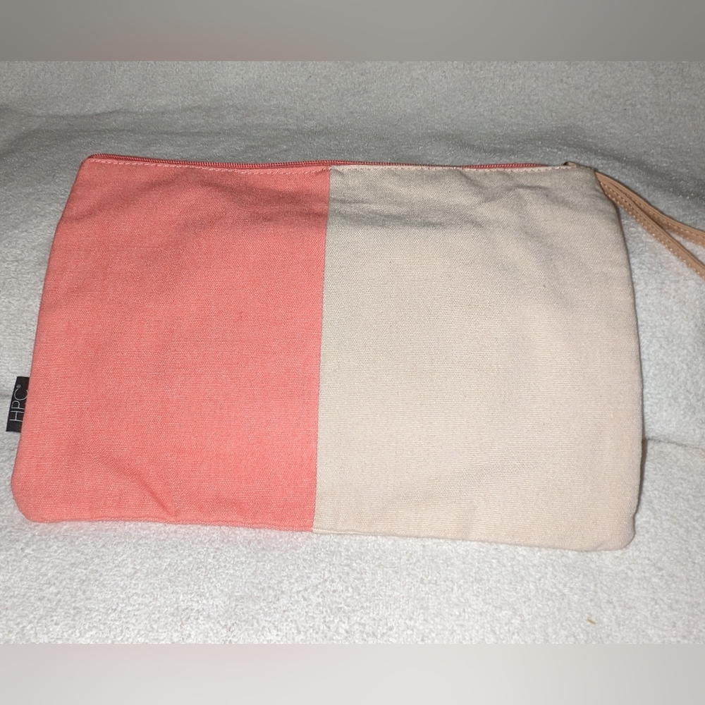 Hamilton Perkins collection everyday pouch. - Picture 4 of 8